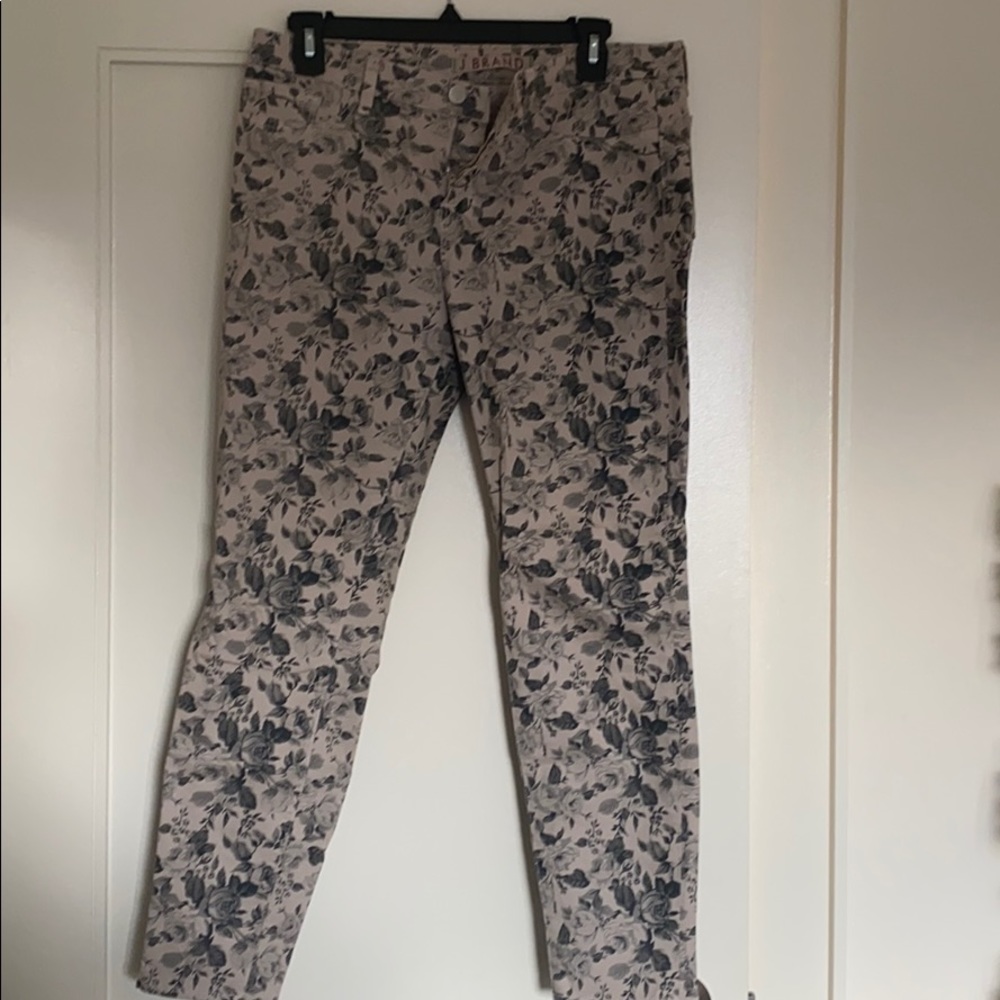 Like new J Brand floral capris